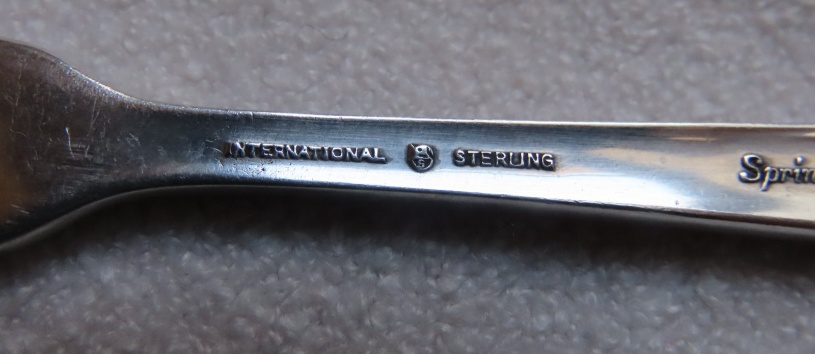 “Spring Glory” Flat Solid Butter Spreader Knife-5 3/4″ International Sterling