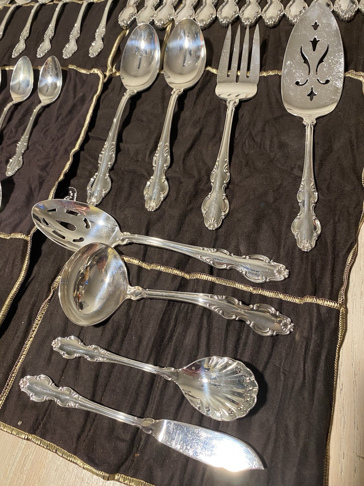 Reed & Barton English Crown Silverplate Flatware Set 64 Pc Service for 12 +Rolls