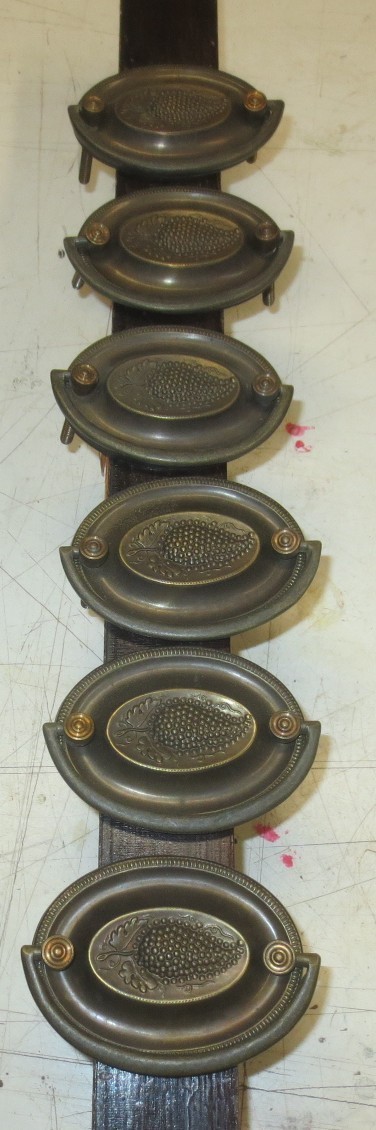 6 Vintage Oval Brass Hepplewhite Grape Cluster Drawer pulls – All parts brass