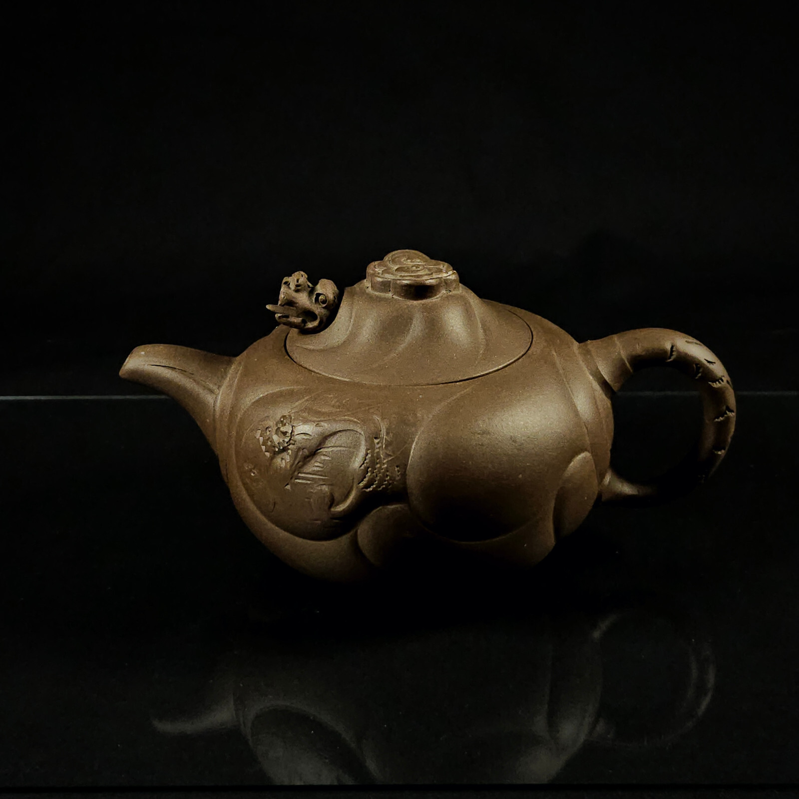 YIXING STONEWARE ‘DRAGON AND CARP’ TEAPOT, BY WANG YUYING, REPUBLIC PERIOD