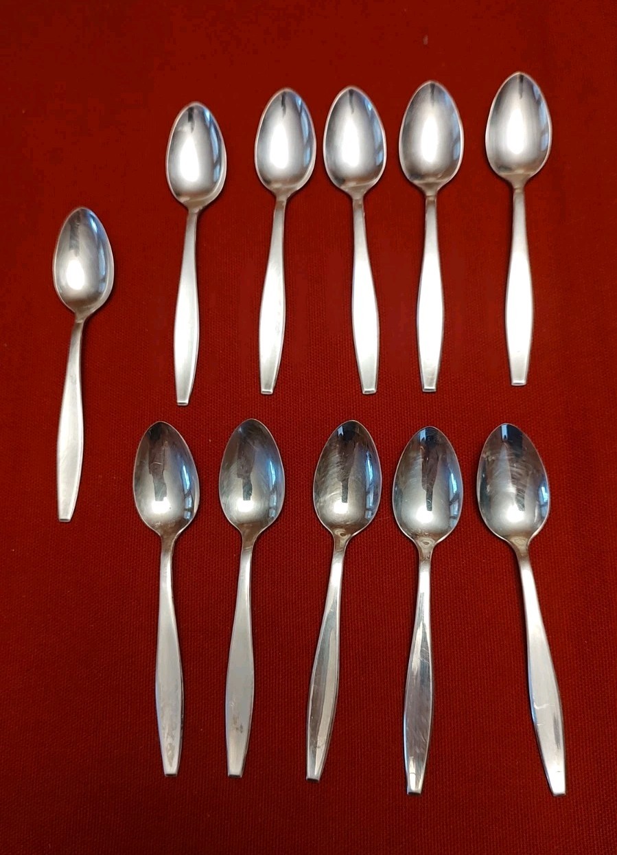 NOS Oneida Ltd Silversmith Envoy Demitasse Espresso Spoons Silver plated 11 Pcs