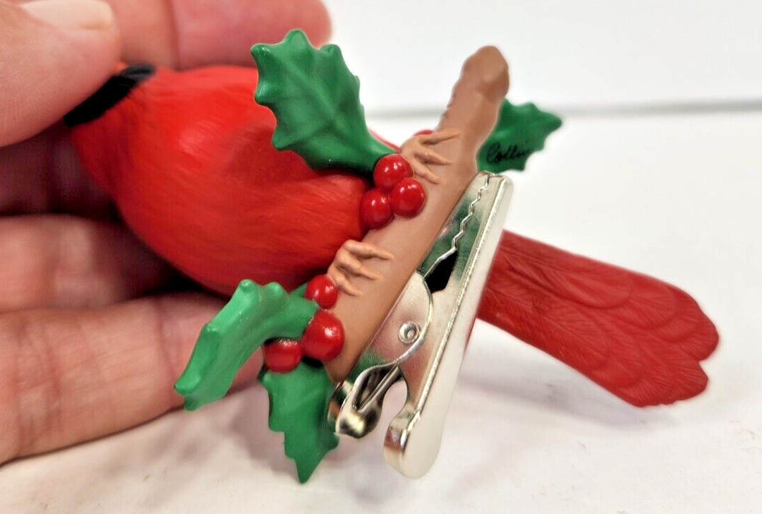 HALLMARK KEEPSAKE REGAL CARDINAL CLIP ON 1996 QX6204