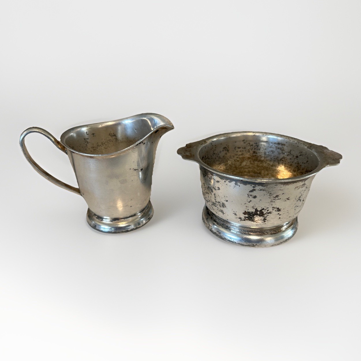 Vintage Victor Silver Co. 4 Oz Cream & Sugar Set Silver Plate 69