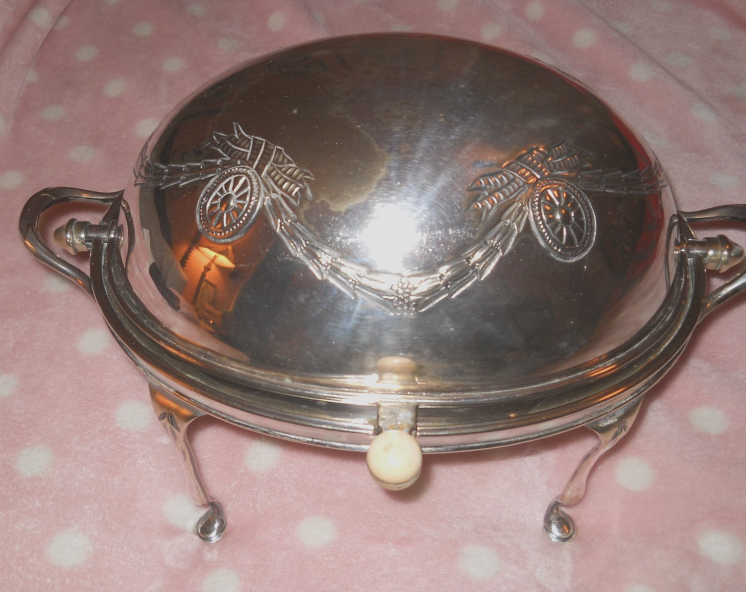 ANTIQUE FENTON BROTHERS ENGLISH SILVER PLATED ROLL TOP DOMED FOOTED CHAFING DISH