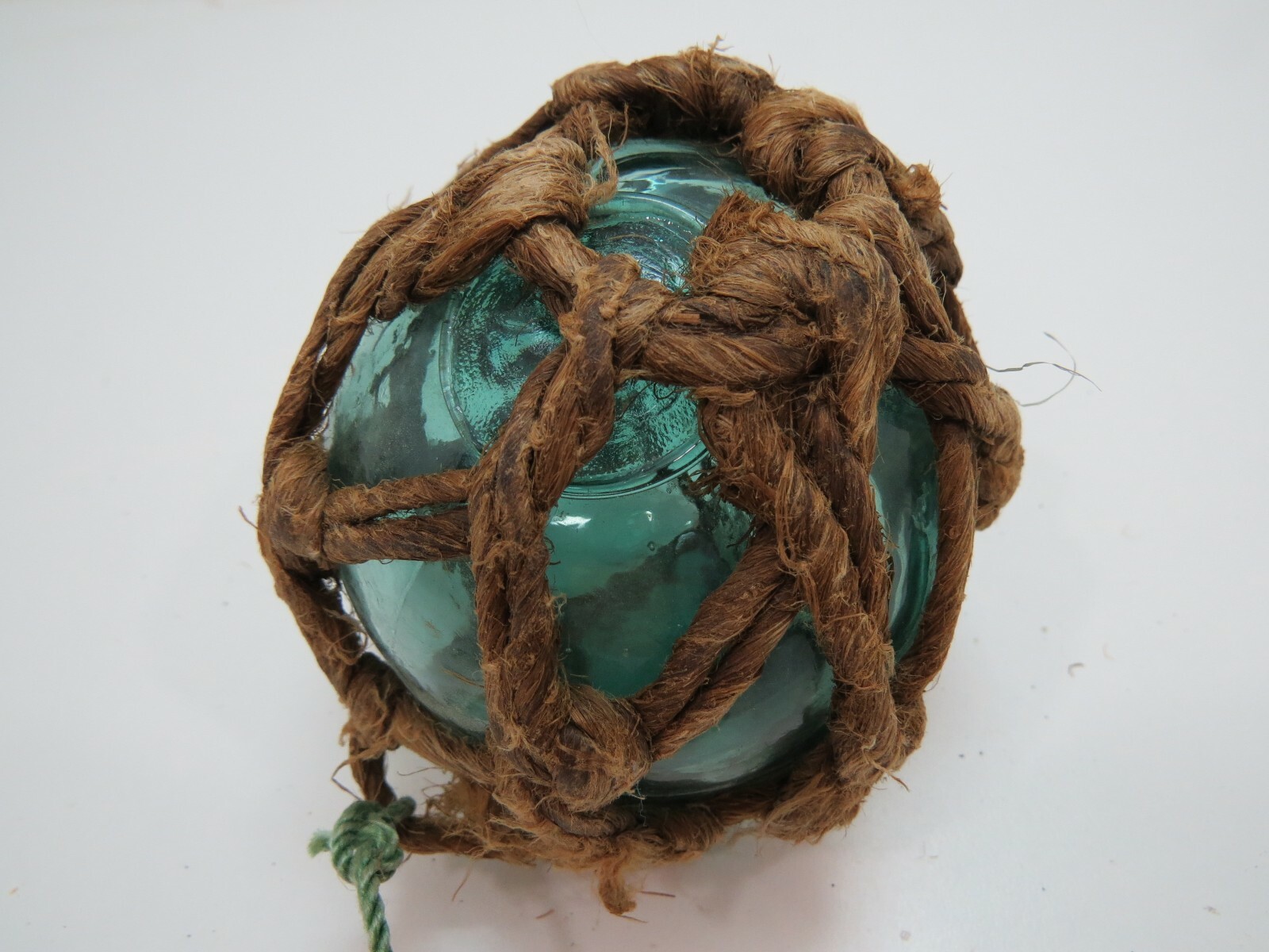 3+1/4 inch Tri Mold Glass Float With Net -(F2.5C2055)