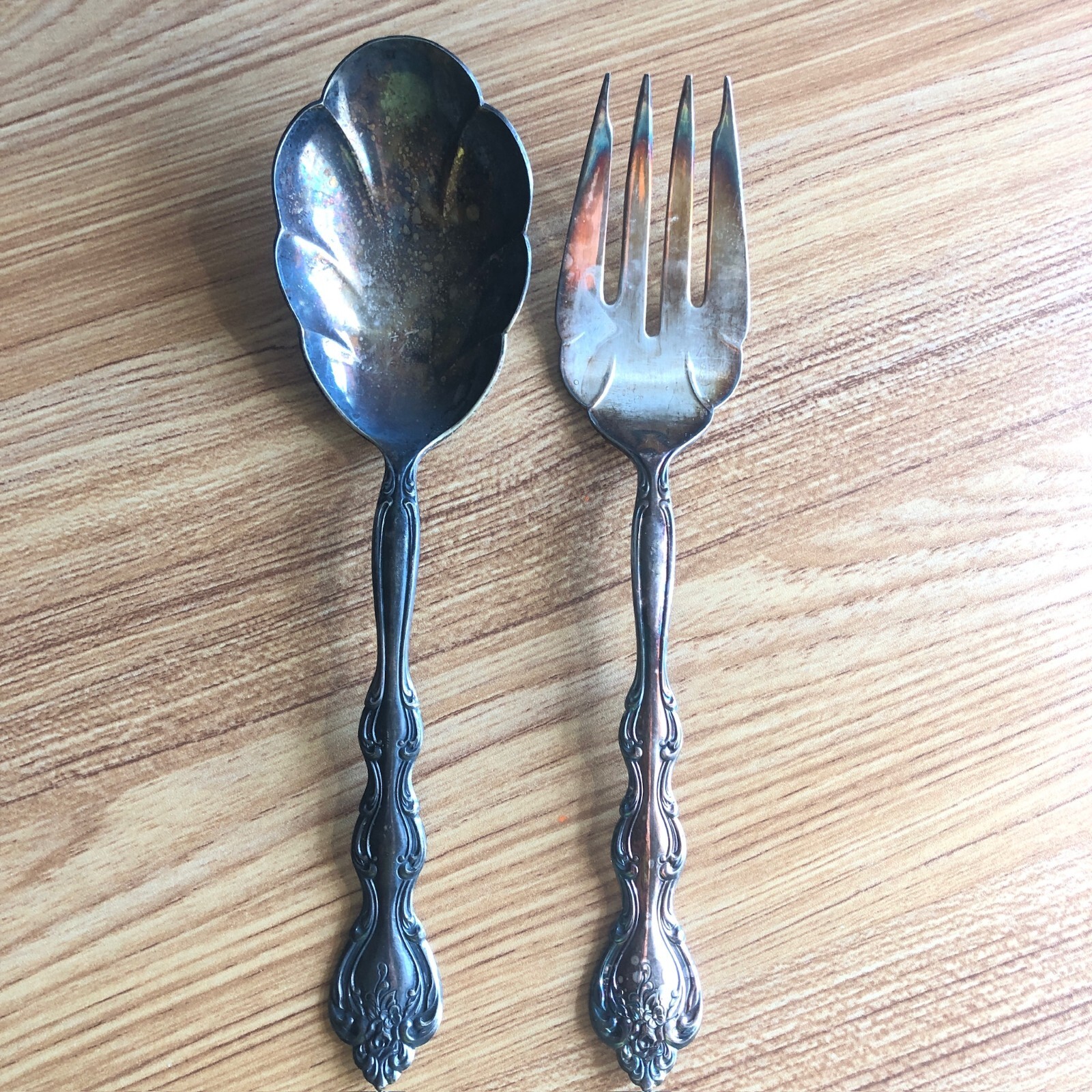 International Silverplate 1971 Interlude Meat Serving Fork Scalloped Spoon 9″
