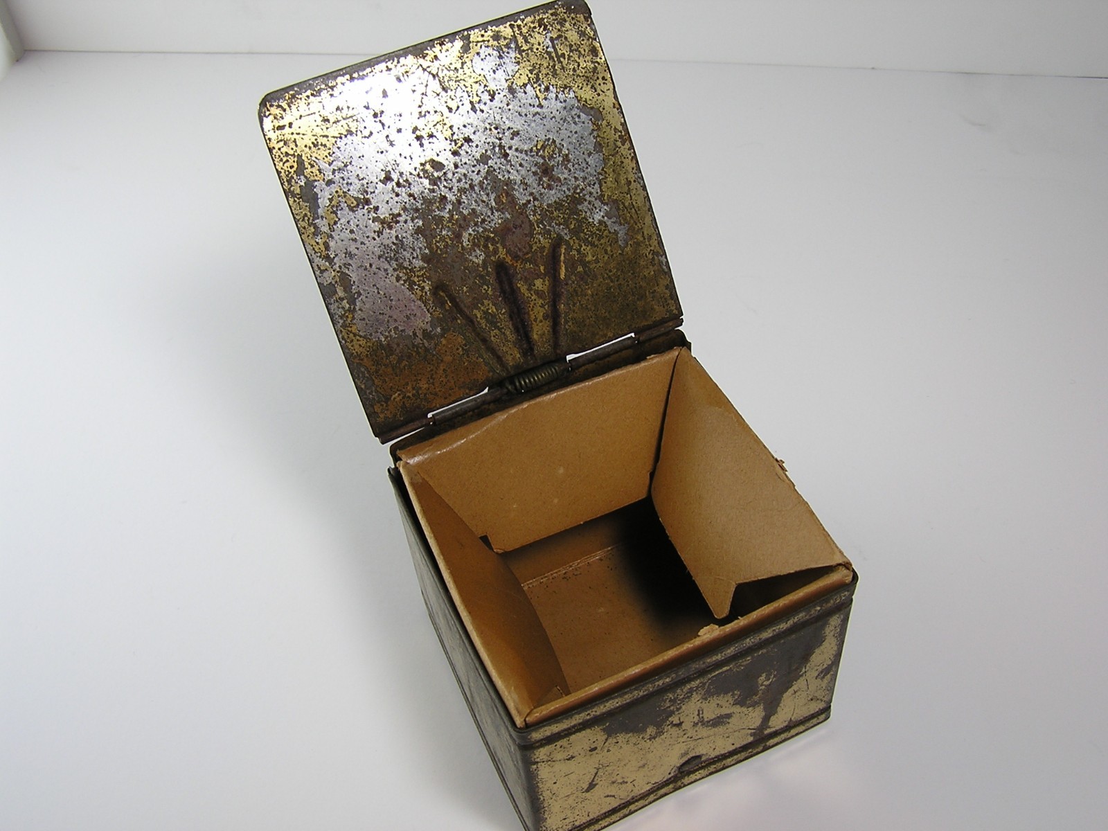 Metal holder for Paper Sputum Cup, Cuspidor, Tuberculosis