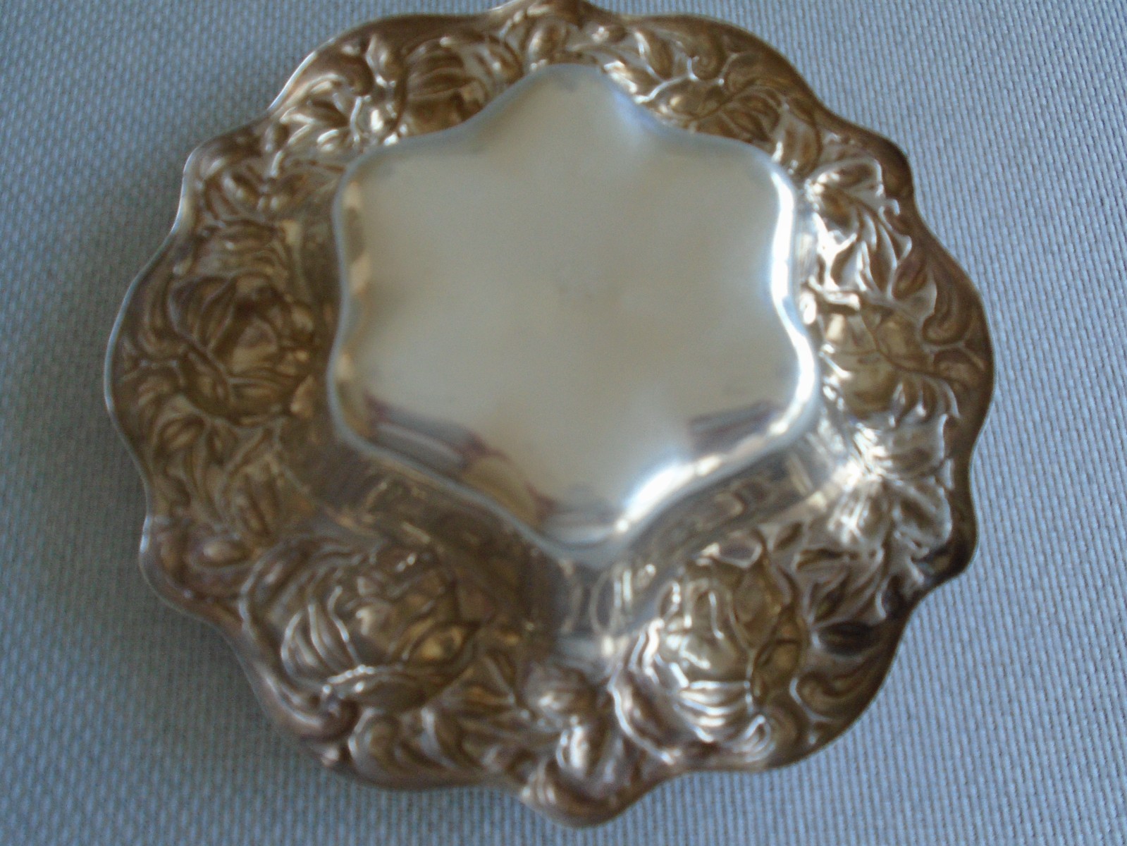 WHITING STERLING SILVER ~ REPOUSSE DISH BOWL ~6 1/4″ 4.6oz~ ART NOUVEAU BEAUTY!