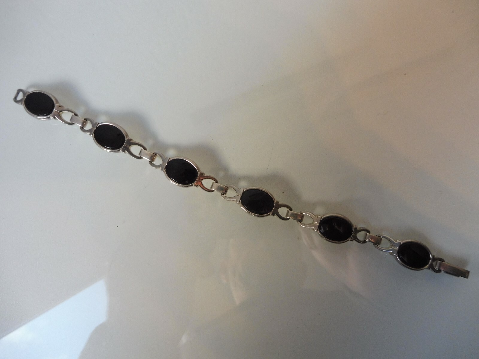 Beautiful, old bracelet, 835 silver with Onyx