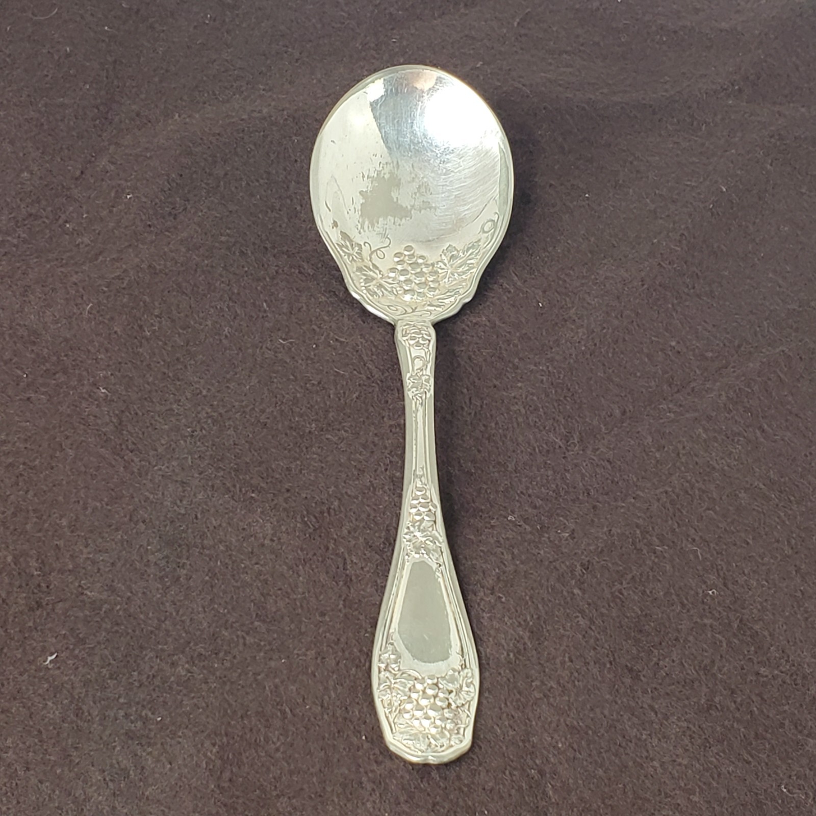 RCCO Vintage Silverware Ladle Serving Spoon Grapes Grapevine Pattern 7 inch