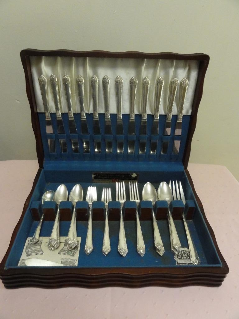 Silver Plated Flatware Set Original Box Rogers Bros International Silver 66 Pcs