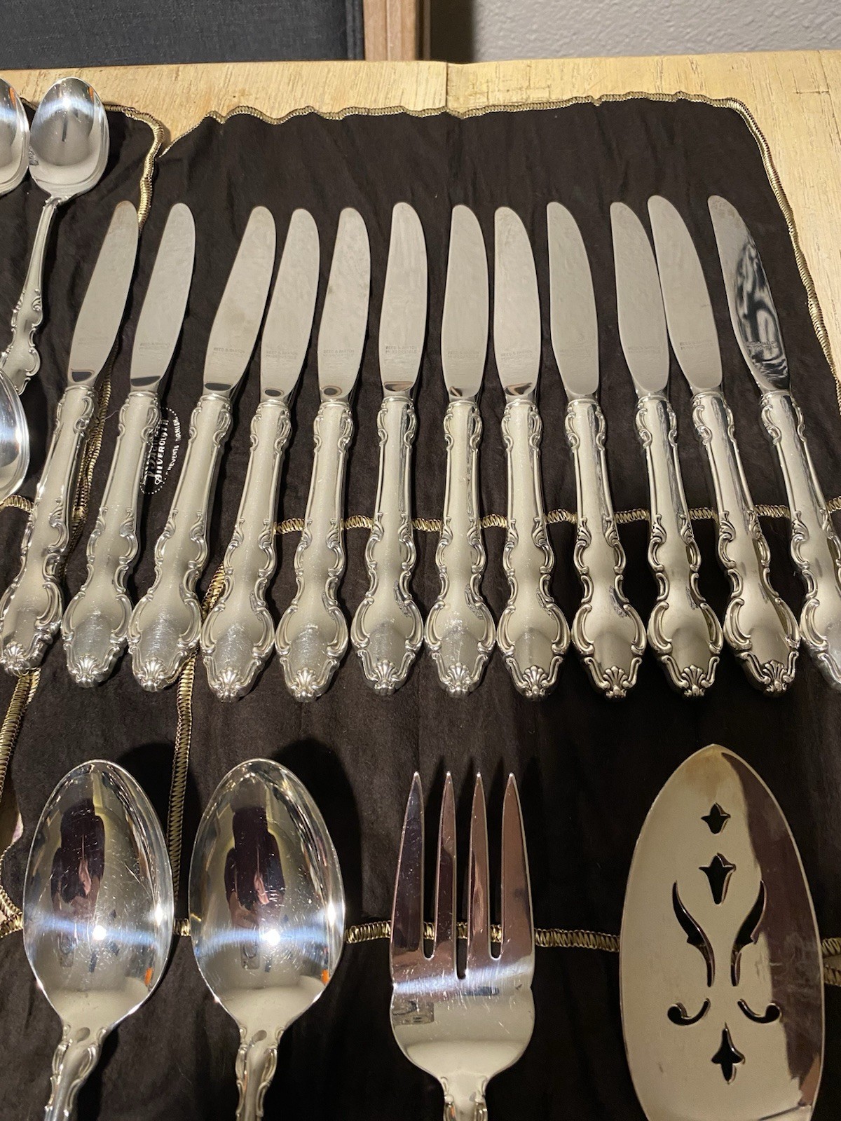 Reed & Barton English Crown Silverplate Flatware Set 64 Pc Service for 12 +Rolls