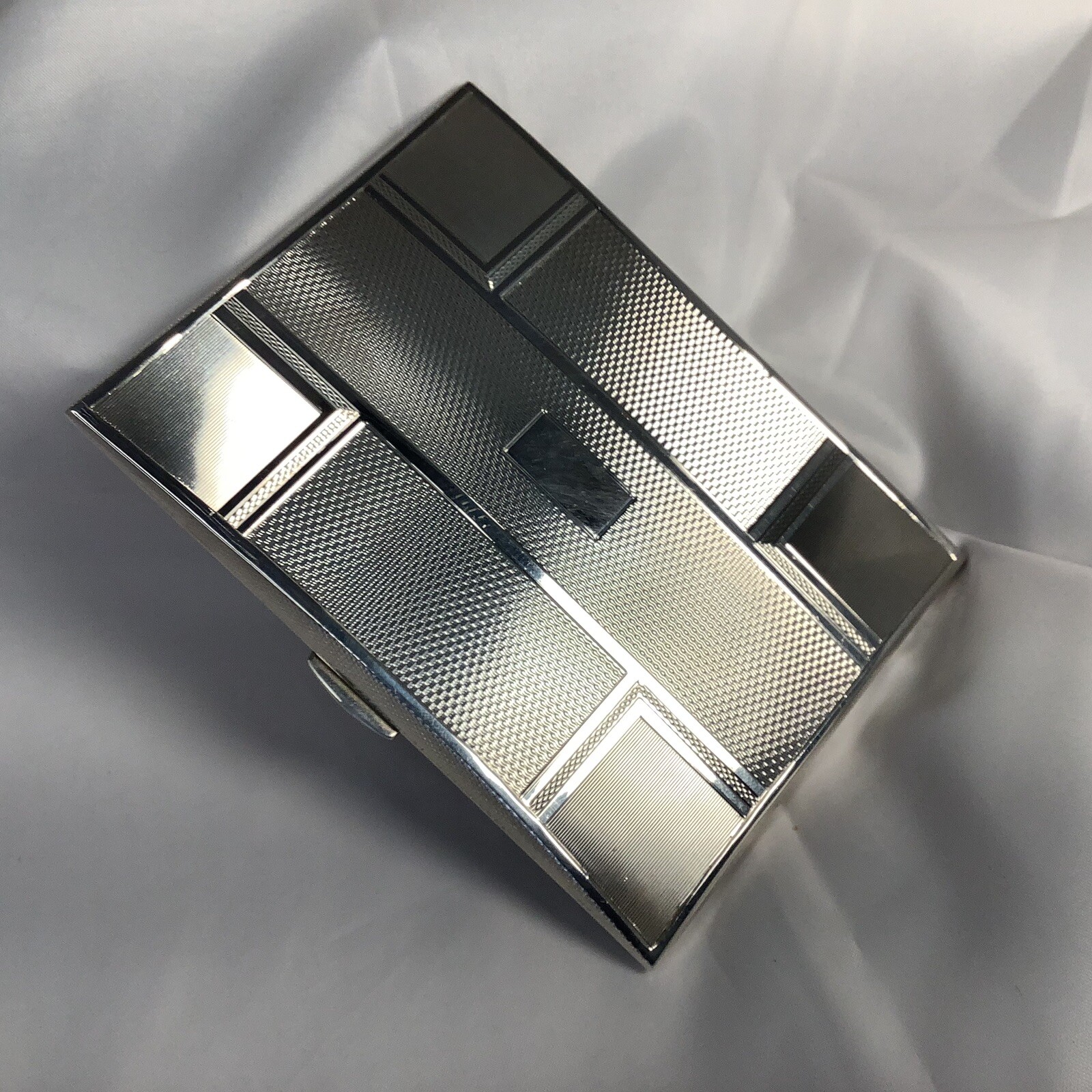 BUSINESS CARD/RYO/CIGARETTE CASE ART DECO HM SILVER/GILT 1933 “TREVITT &SONS”