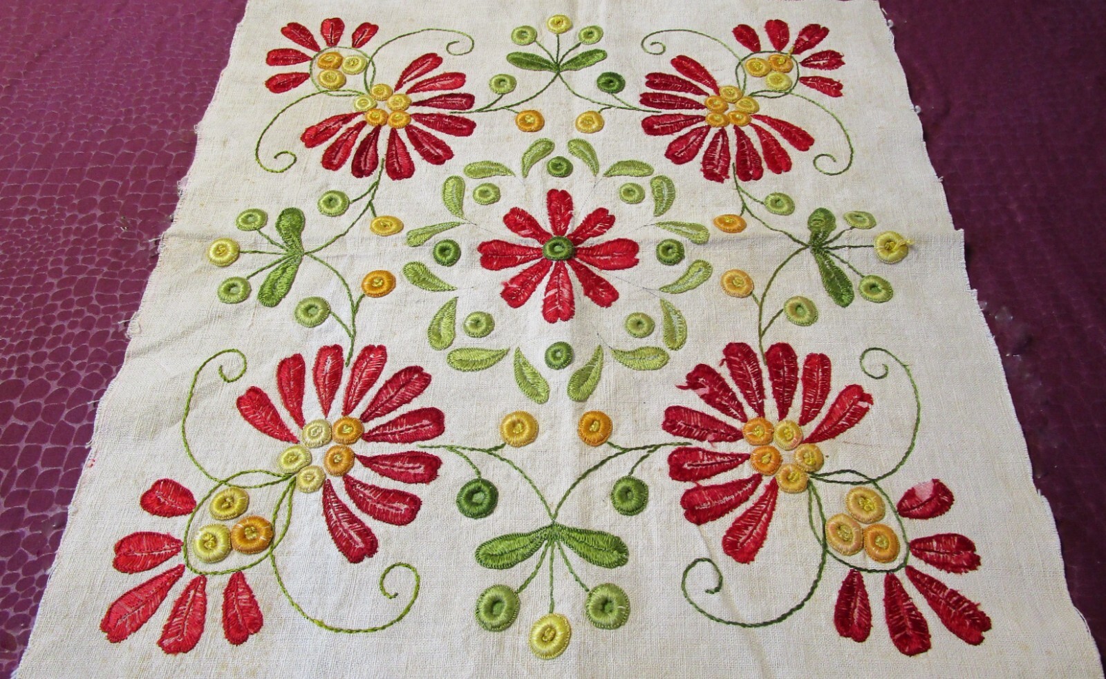Antique ARTS & CRAFTS Floral Embroidery Linen Pillow Top Stickley Era