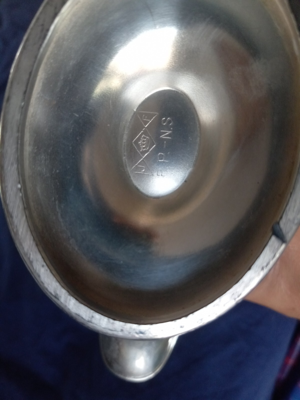 Vintage Crown Marked J. F. Silver CO 8″x3.5″x4″ Gravy Boat With Handle & Bag