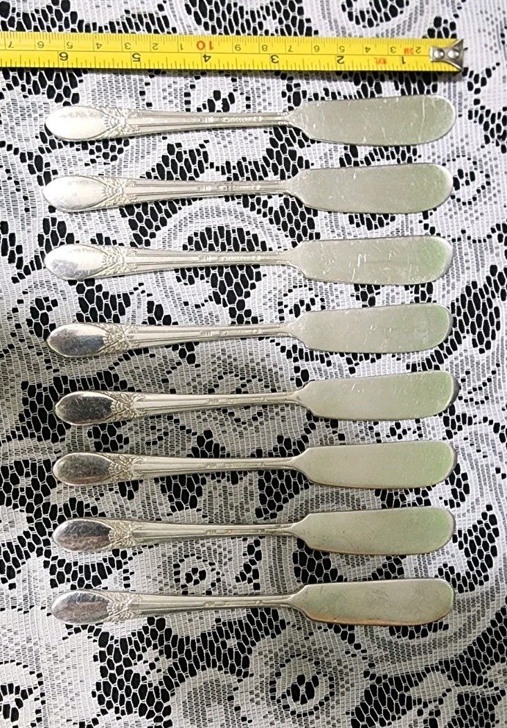 ✅️ LOT OF 4 c1940 BELOVED😍 PATTERN SILVERPLATED BUTTER SPREADERS 🧈