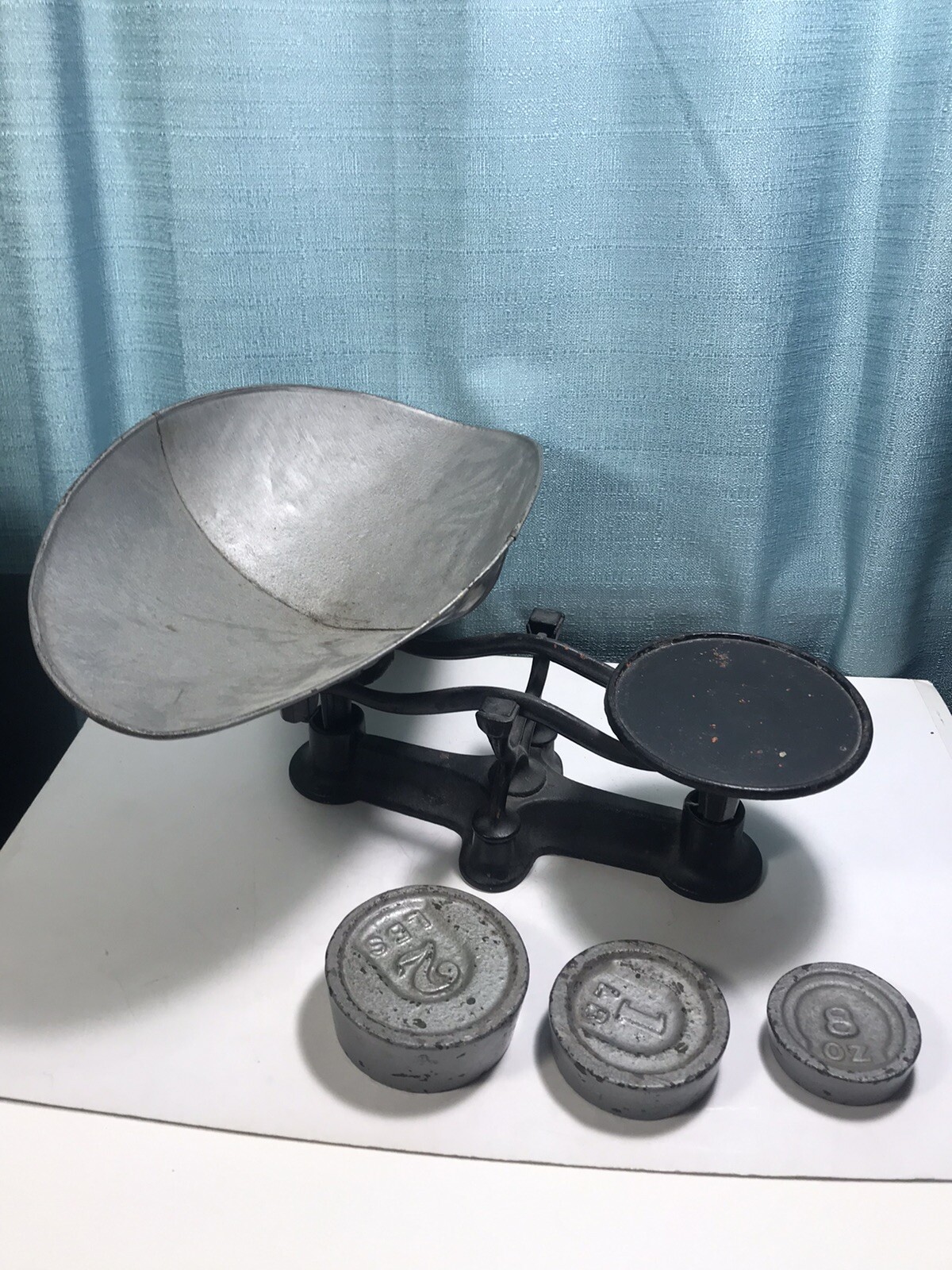 Antique Cast Iron General Store Counter Balance Scale with 3 Weights and Pan