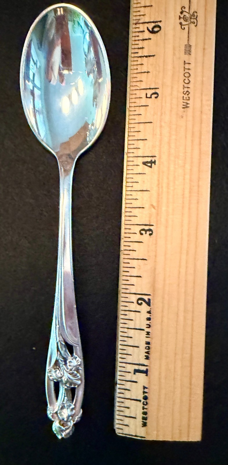 International Silver “Silver Iris” 5-Piece Place Setting — Choose Your Quantity