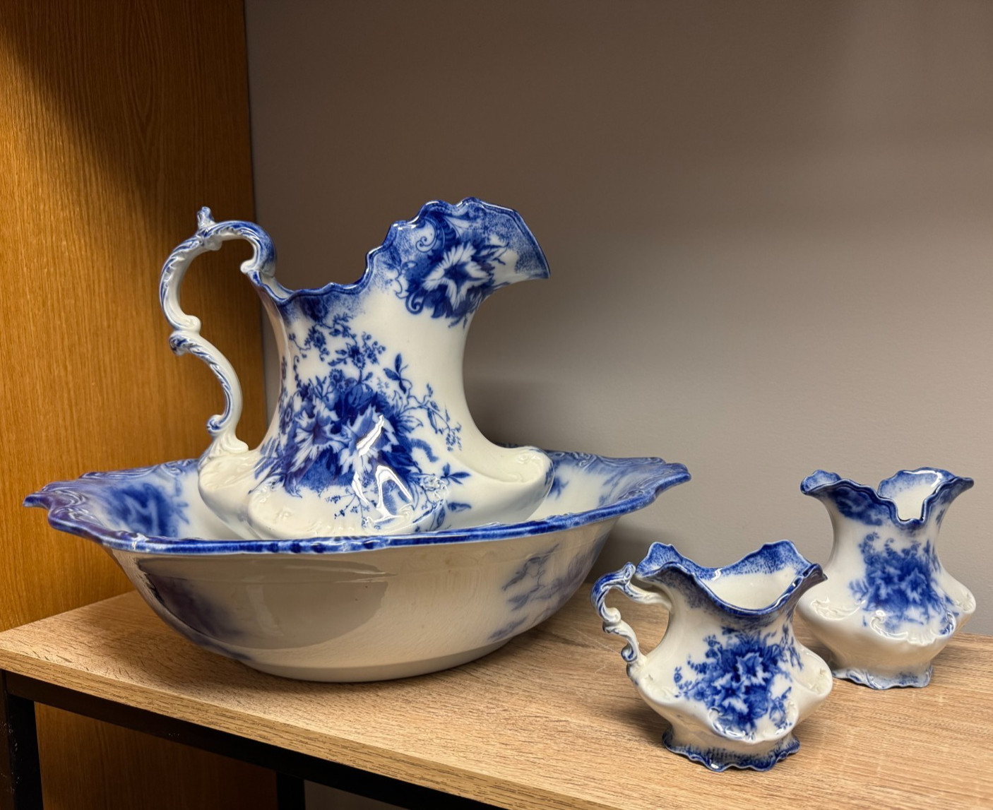 Late Victorian Staffordshire 1897 John Maddock Royal Vitreous Flow Blue Wash Set