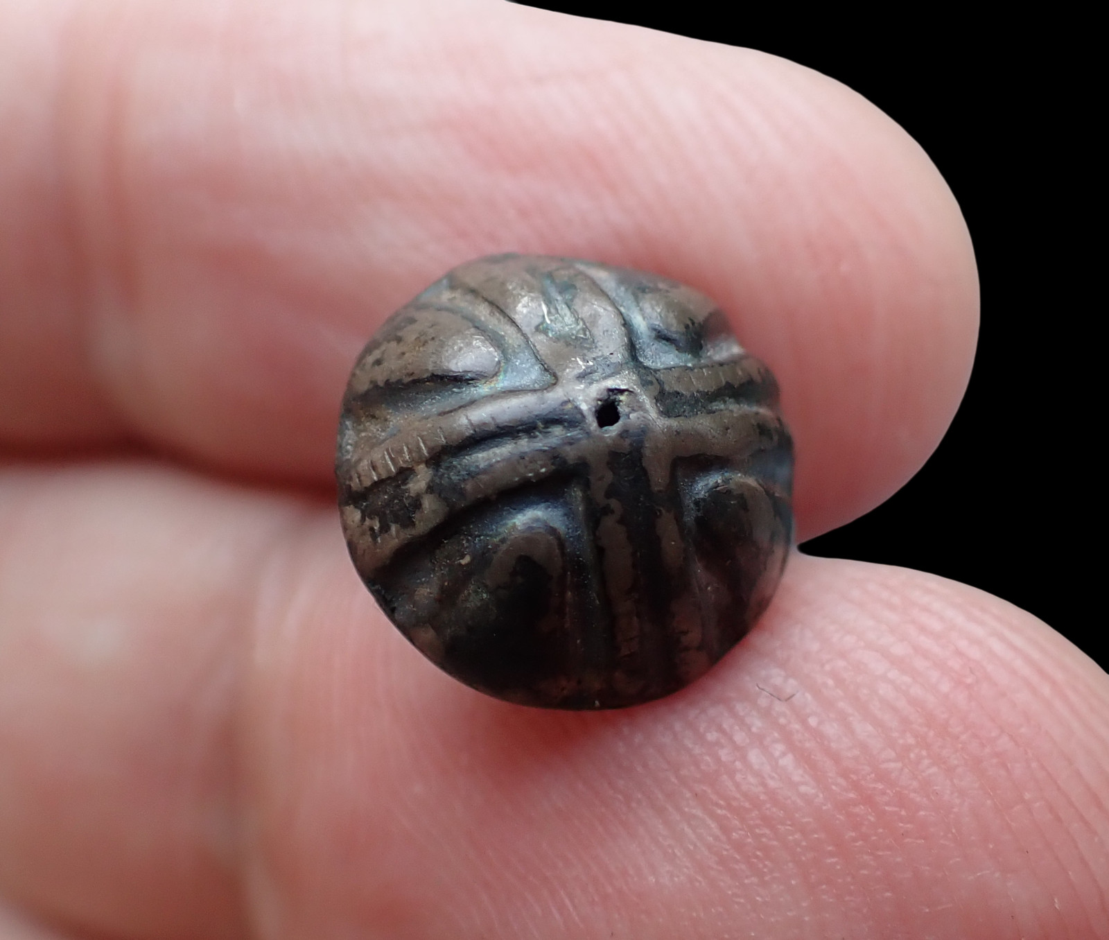 A beautiful and perfect Post Medieval silver button from the 17th. century.