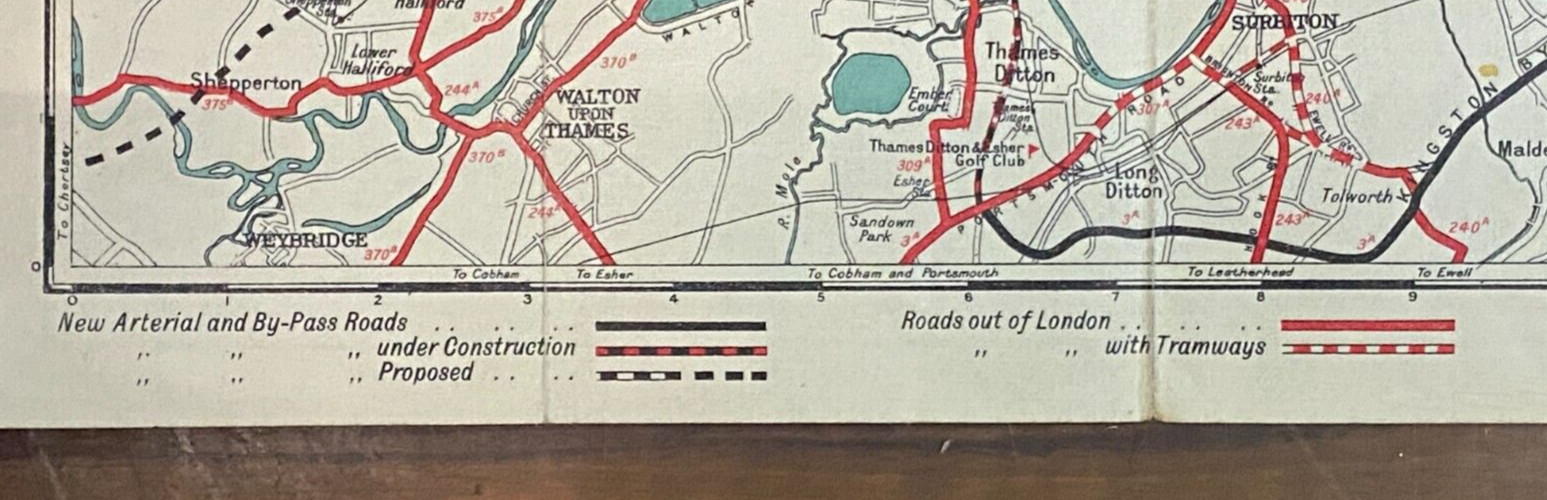 Lovely Daily Mail Road Map of London and South East England 1930 Edition A895