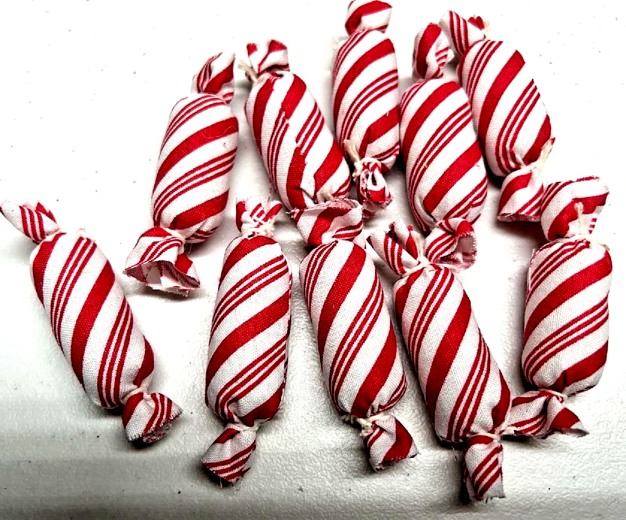 Primitive Bowl Filler/ Ornies/ Candy Kisses/10 Pieces/Red-White Striped