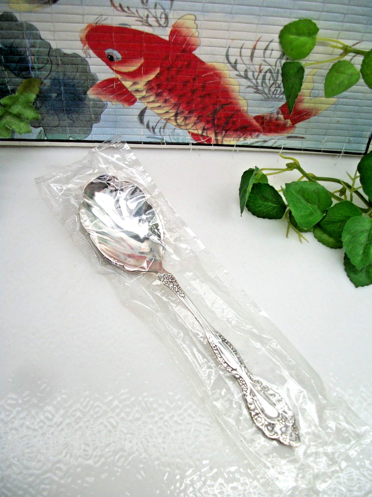 NEW Oneida Ltd 1881 Rogers VICTORIAN CLASSIC Silverplate Sugar Spoon 1973