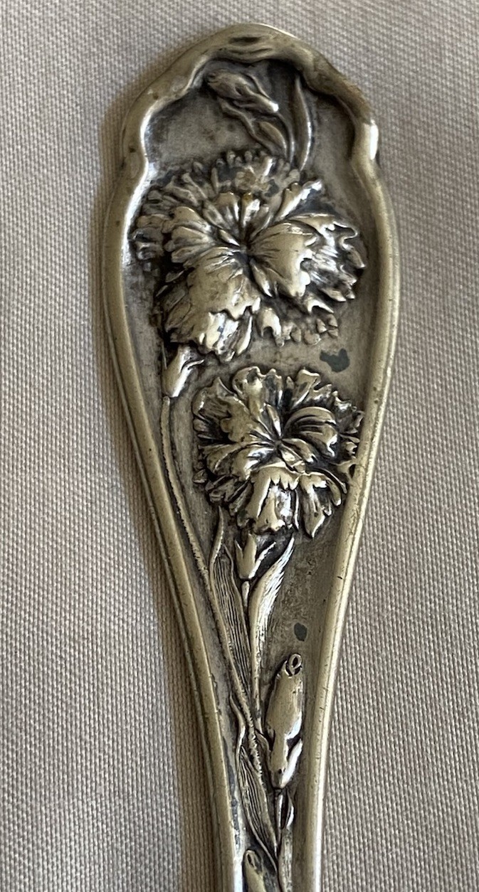 WR Keystone Carnation Silverplate Serving/Dinner Spoon 0 Pat. Jan 14 1908