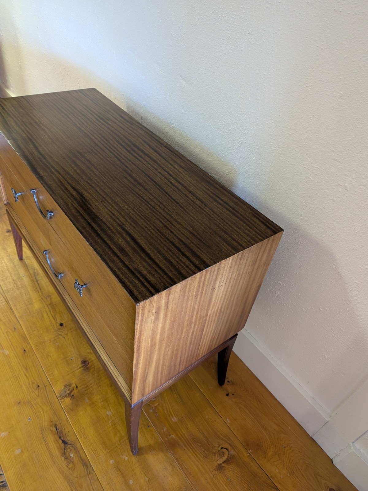 🤩 Tommi Parzinger 🔥 Charak Vintage MCM ❤️ Mahagony Dresser Chest Sideboard 😲