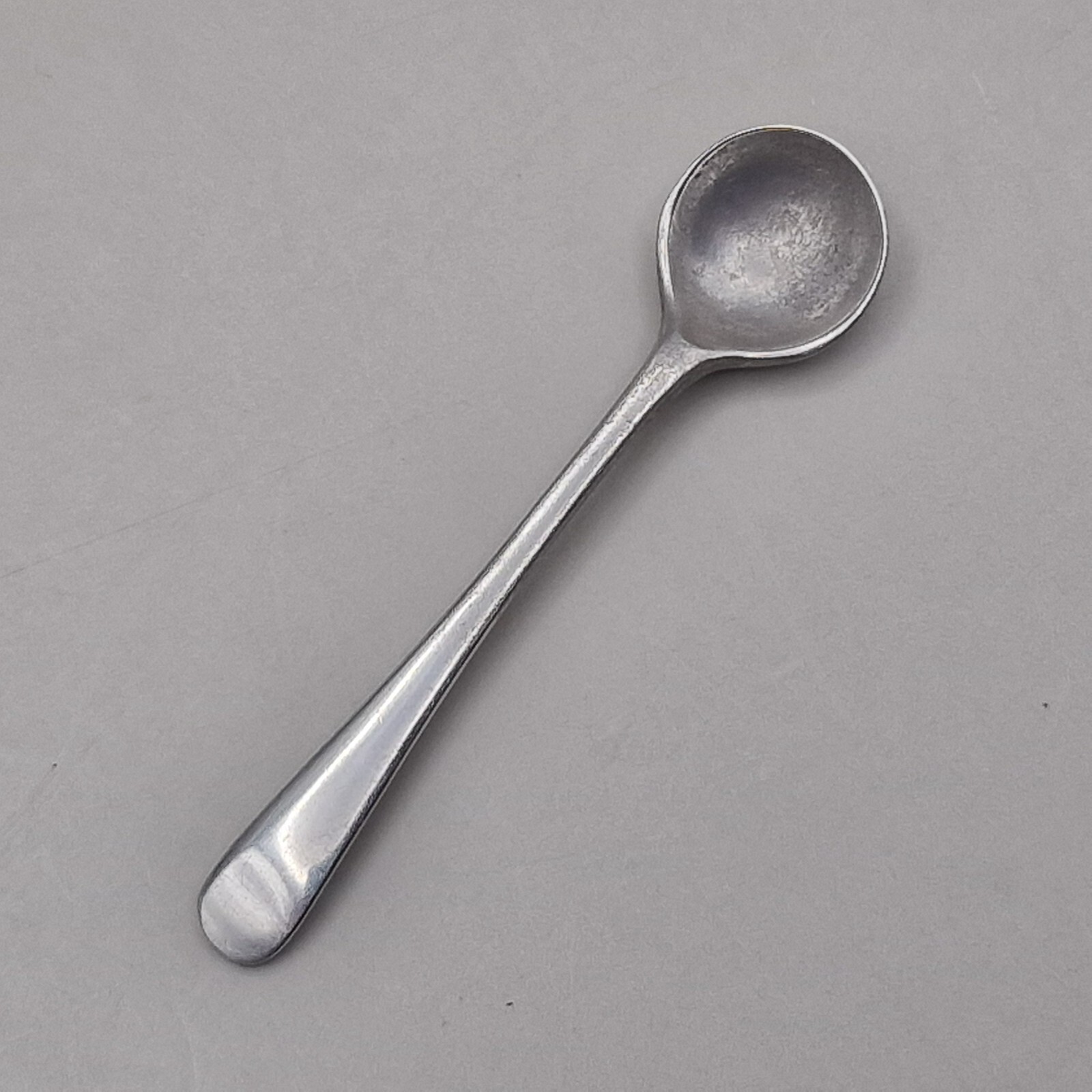 Solid Silver Salt/Mustard Spoon by Robert Pringle & Sons Sheffield 1925