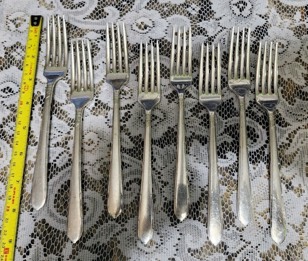 ✅ LOT OF 8 ONEIDA c1935 BERKLEY SQUARE SILVERPLATED “7 3/4” DINNER FORKS 🍽