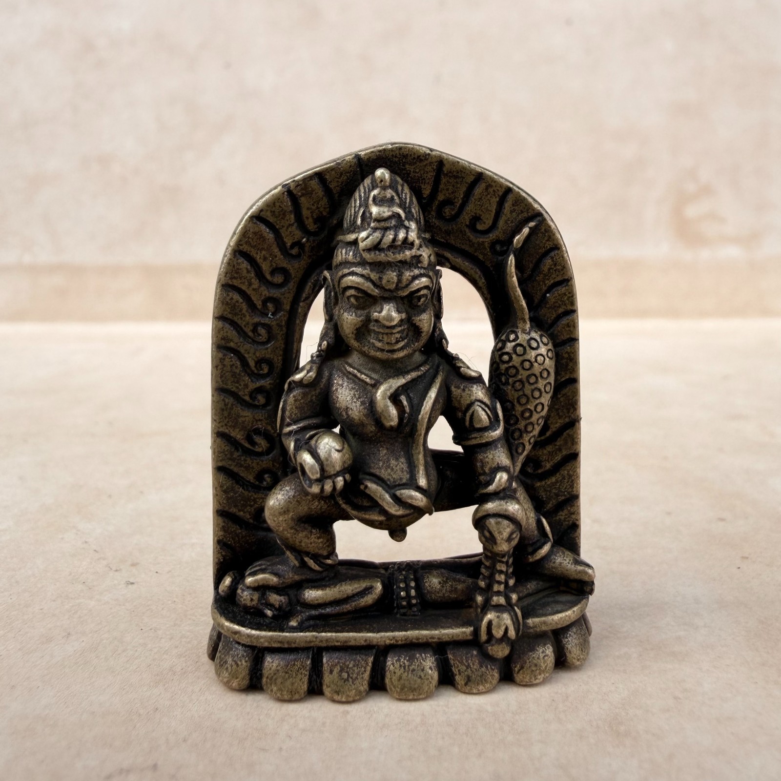 Old Chinese Tibetan Buddhism Huanglima Copper Black God Wealth Carrying Buddha