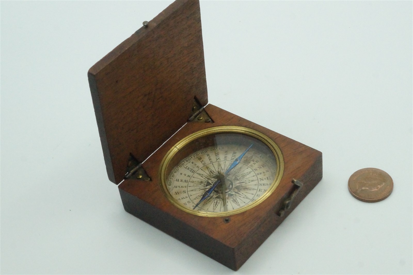 ANTIQUE GEORGIAN POCKET COMPASS – ENGLISH WOODEN CASE c1820