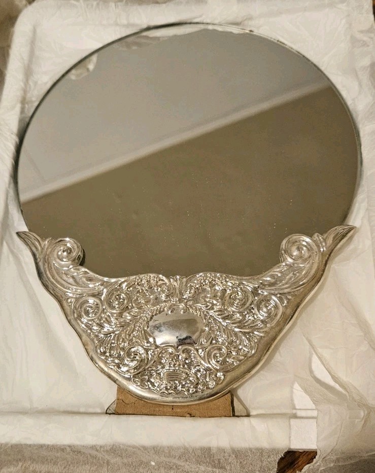 GODINGER Victorian Bouquets Silverplated 7″ Dia Round Table Mirror With Stand