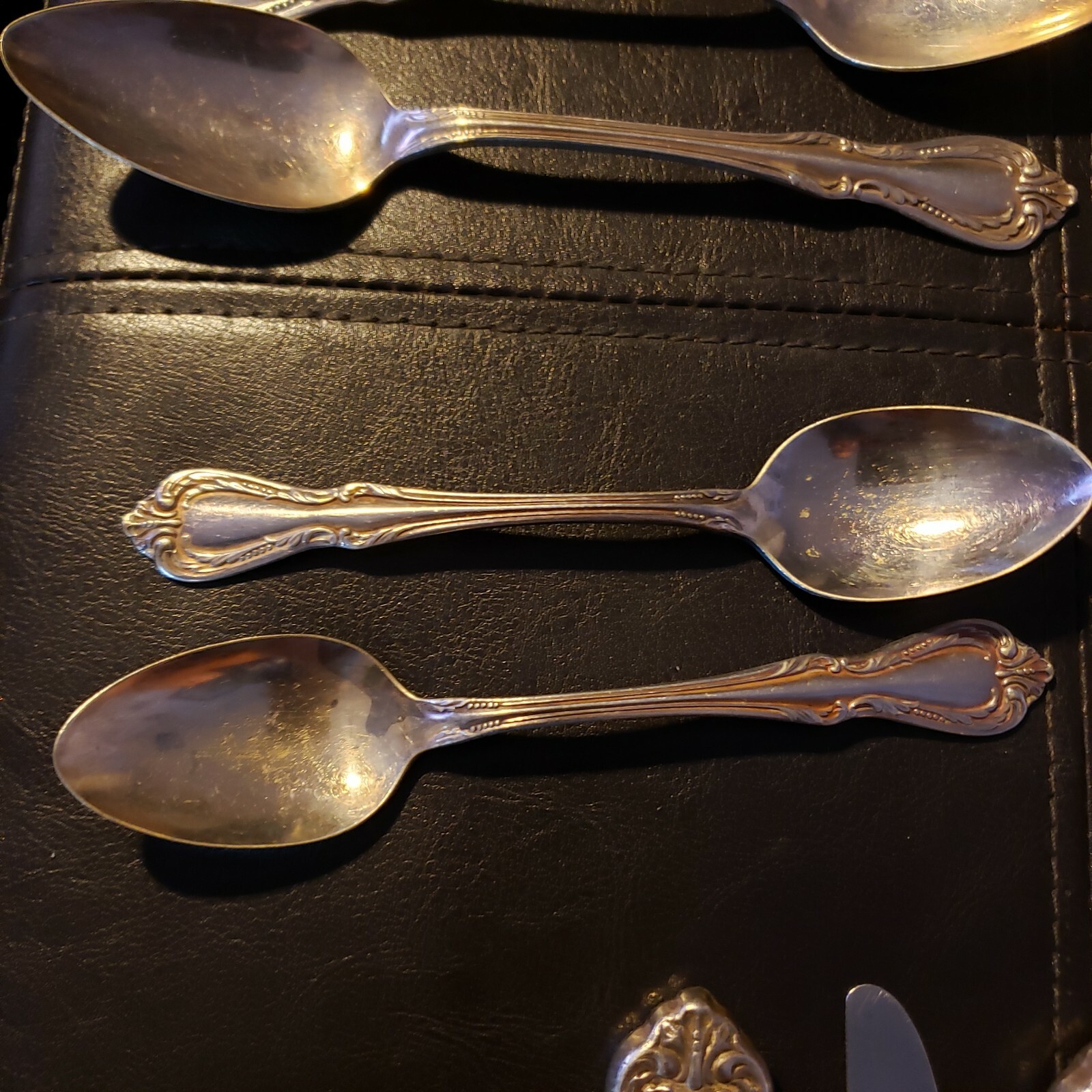 Vintage Wm. A. Rogers Oneida LTD 23 pcs.