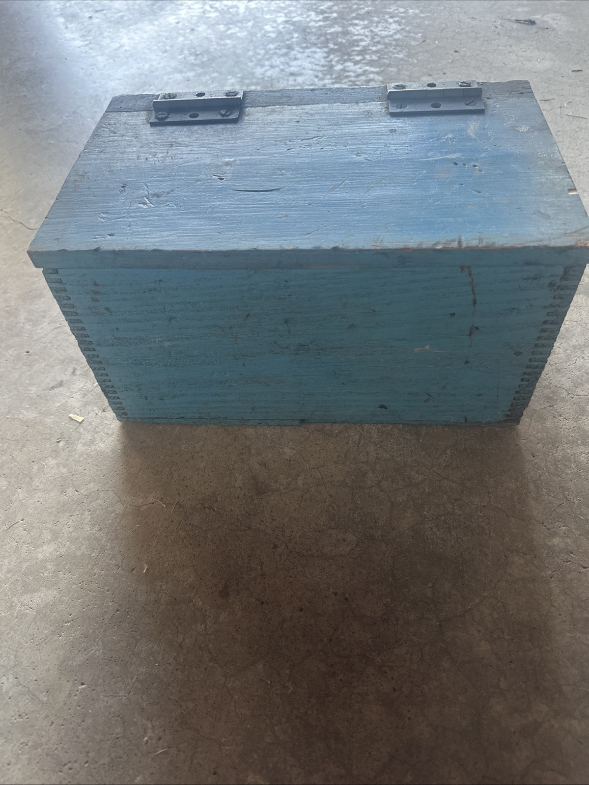 ANTIQUE VINTAGE PRIMITIVE PAINTED WOODEN BOX IN BLUE PAINT 12” x 7” Dove Tailed