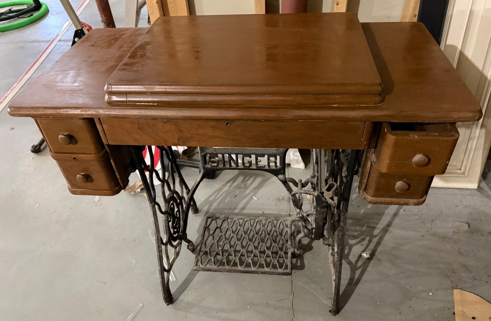 Singer Antique Treadle Sewing Machine with Cabinet 1930