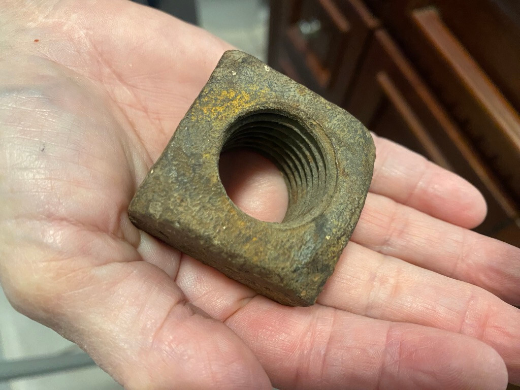 HUGE VINTAGE RUSTY CRUSTY SQUARE NUT 1″ Coarse ANTIQUE RESTORATION/REPAIR