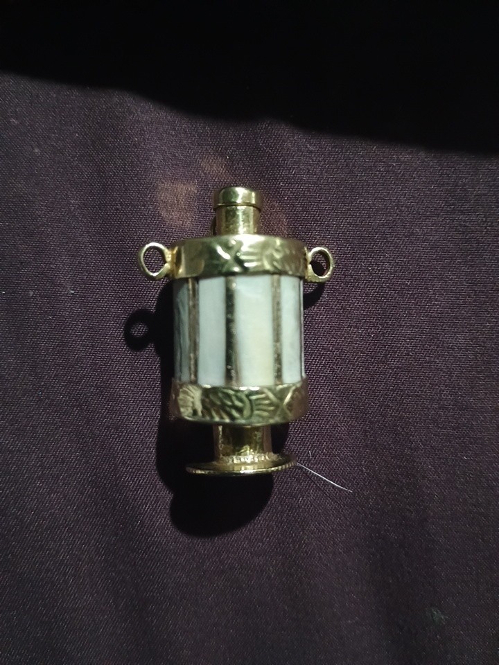 Antique Gold And Ivory Ash Holder. Appraised Being Made Between 1880-1920.