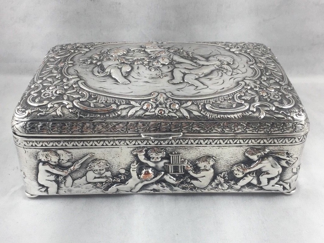 Beautiful Vintage Large Cherub Silver Plate Box-6 1/4″ x 4 1/4″ x 2″ Wood Liner