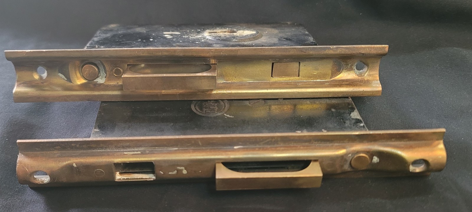 Vintage Brass Pocket Door Lock Set FP 7 3/4″ x 5 5/16″ x 3 1/2″ GS01039