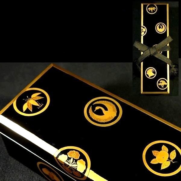 Japan antique family clan Box lacquer gold makie pencil case