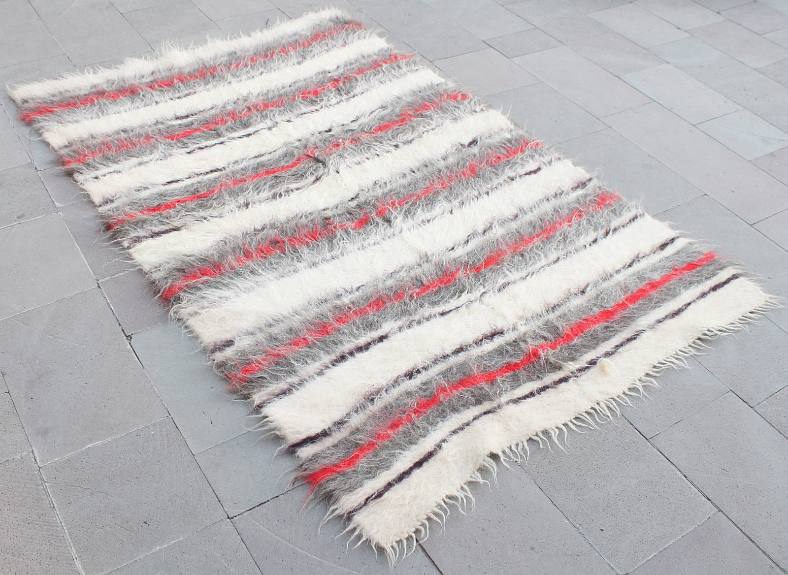 Turkish Kilim Shaggy Rug 53″x81″ Hand Wowen Kilim 137x208cm