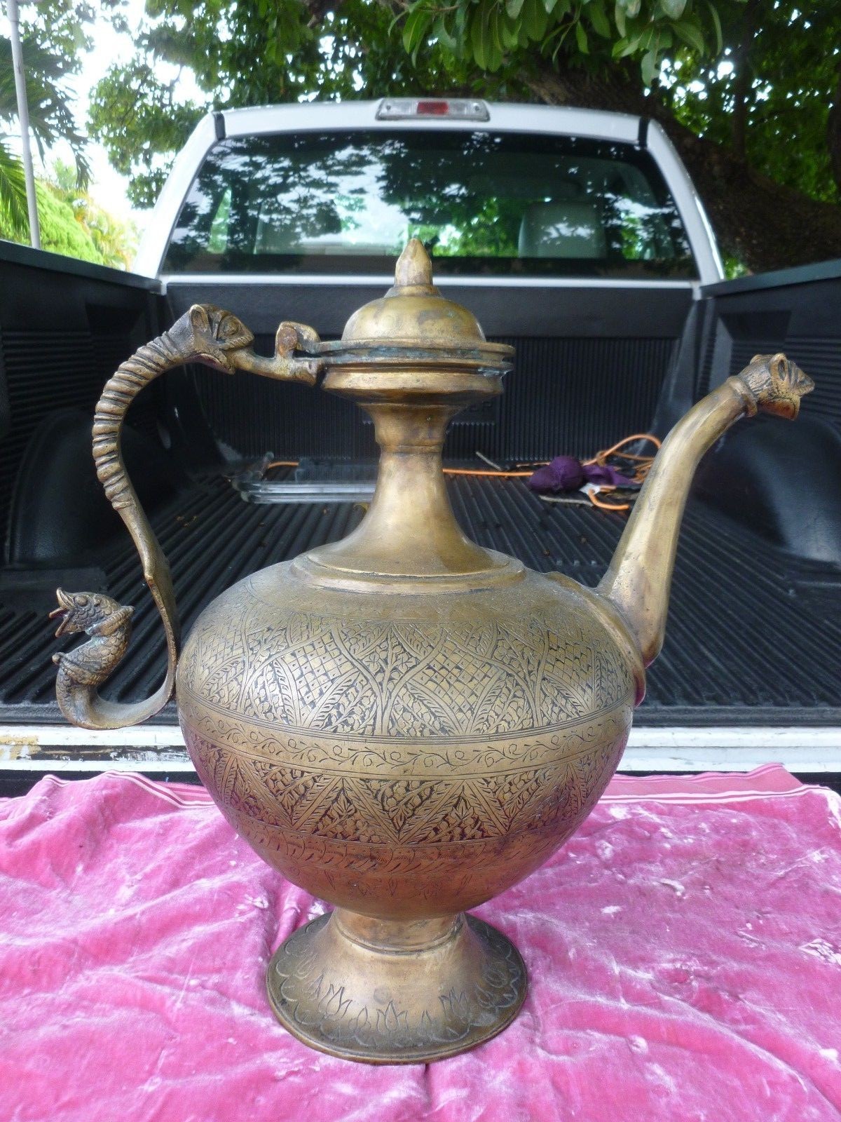 ANTIQUE MUGHAL ISLAMIC BRONZE AFTABA / EWER WITH LIONS HEAD SPOUT AND HANDLE