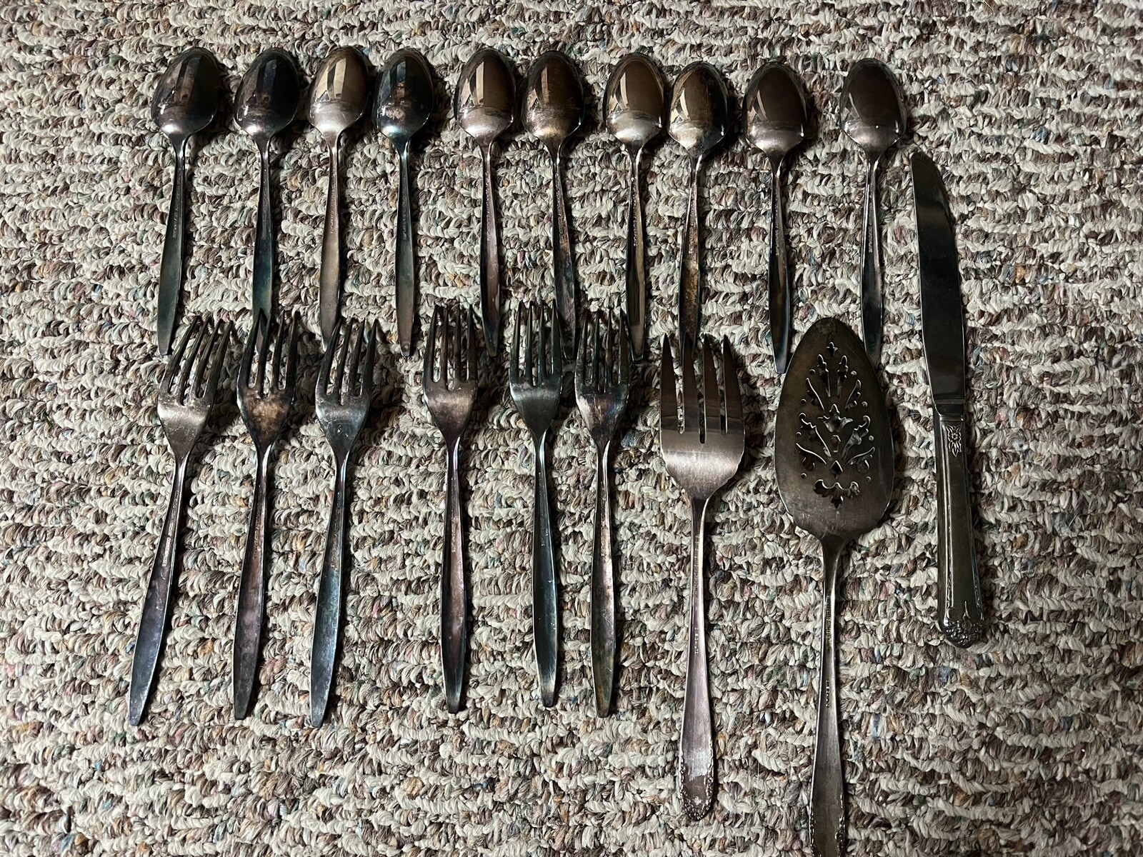 Oneida 1960 Community Silverplate Flatware Enchantment Gentle Rose 19 PIECES