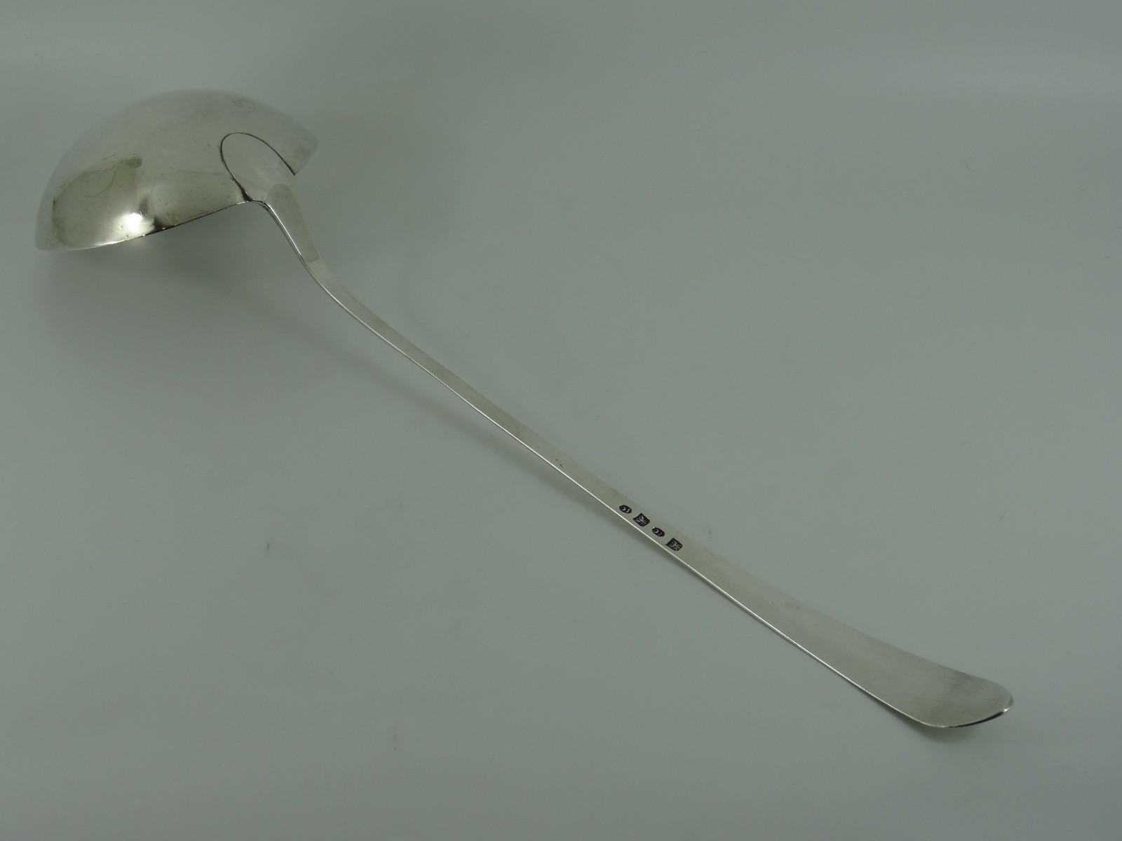 SOLID STERLING SILVER SCOTTISH PROVINCIAL GEORGE III SOUP LADLE PERTH C1780 123G