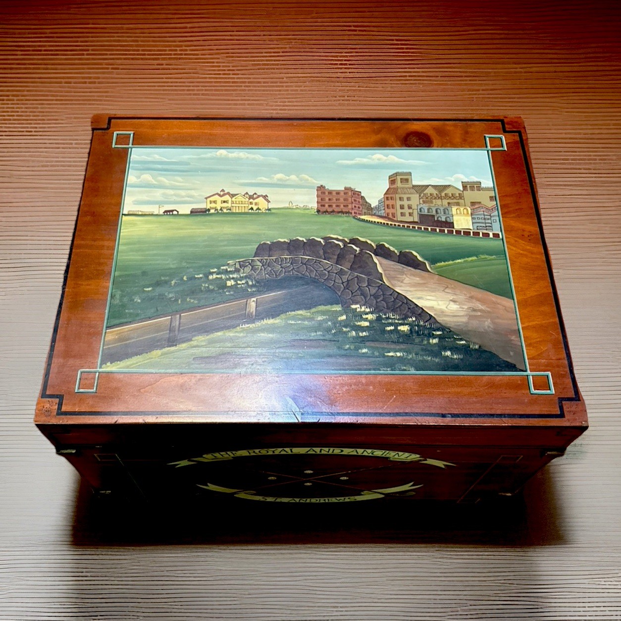 St Andrews Royal & Ancient Golf Wood Storage Trunk Chest Coffee Table Faux Brass