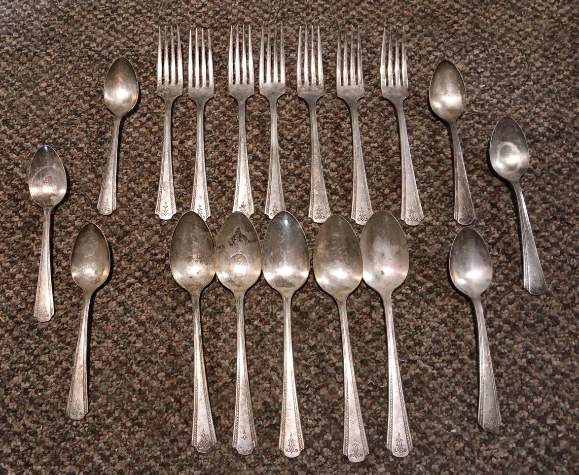 18 Oneida Senate Silver Playe JEAN 1932: 7 Forks, 5 LG Spoons, 6 Sm Spoons Lot