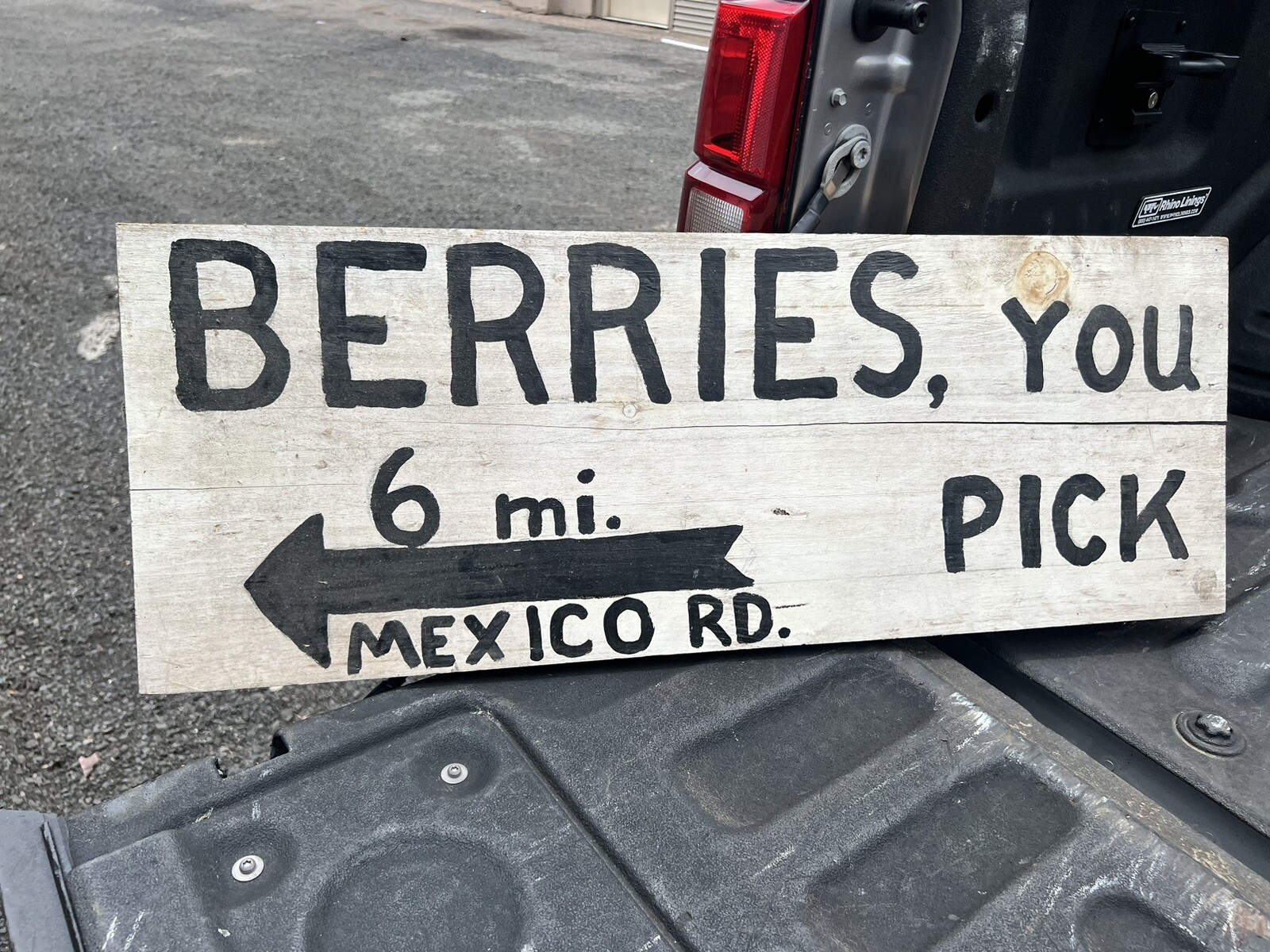 vintage 1960/70 roadside fruit/farm sign Berries you pick 30/11/.75”