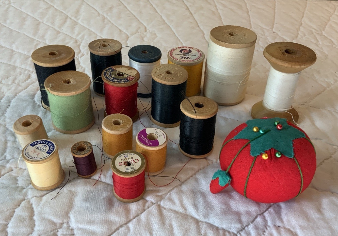 Antique Tomato Pin Cushion With Strawberry & 16 Wooden Spools Of Thread